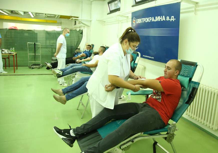 Humanost na djelu: Radnici „Elektrokrajine“ darovali krv (FOTO)