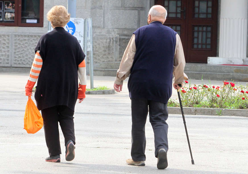 Zajedno penzija i 100 KM pomoći: U petak isplata za penzionere u Federaciji BiH