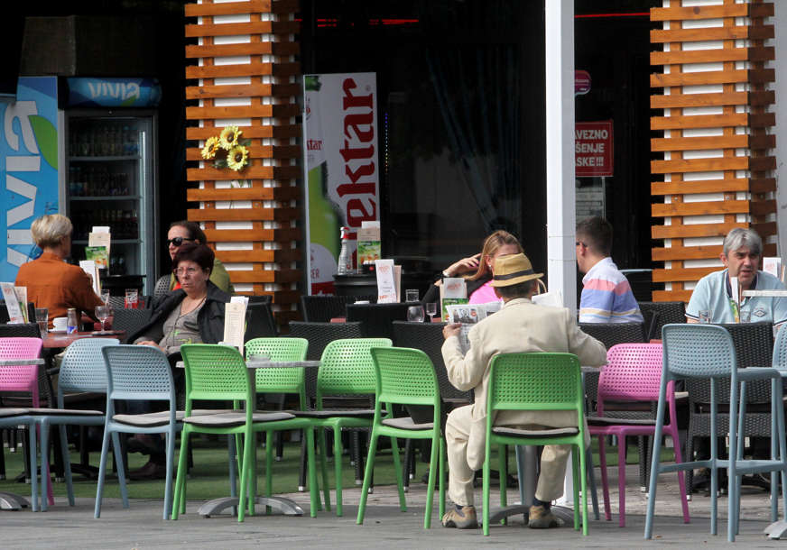 Ništa nije džabe: Ovaj zagrebački kafić vam naplaćuje i SJEDENJE PORED GRIJALICE