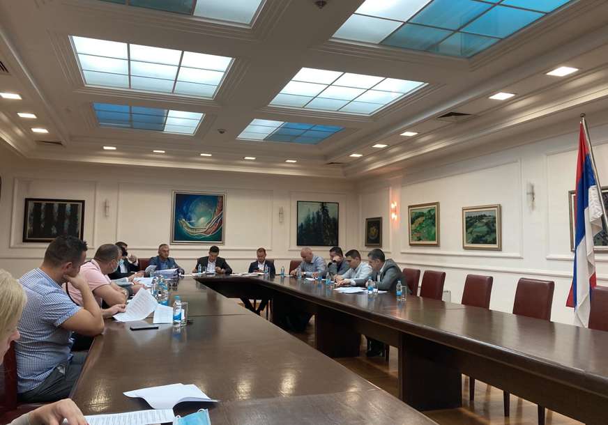 Diskusije začinili gađanjem papirom: Nacrt rebalansa budžeta rasplamsao NOVE SUKOBE u Skupštini grada Banjaluka