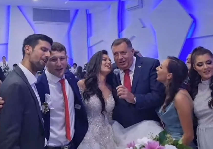 KAKAV TRIO Ovako zvuči kada "Romaniju" i "Pukni zoro" otpjevaju Đoković, Majdov i Dodik (VIDEO)
