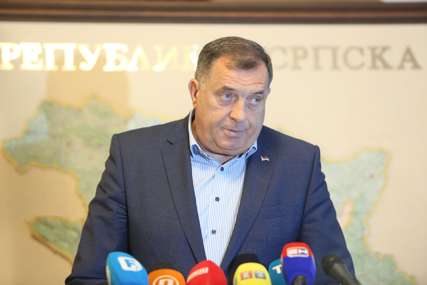 “Spekulacija pametnjakovića iz PDP” Dodik podsjetio da se i on liječio od korone u UKC RS i koristio kiseonik