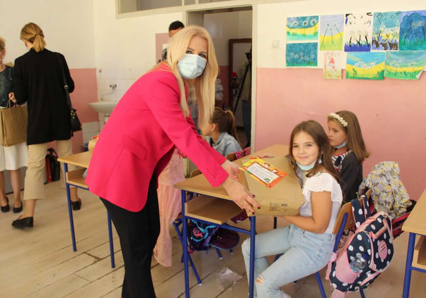 "Konačno lakše đačke torbe" Trivićeva povodom početka nove školske godine
