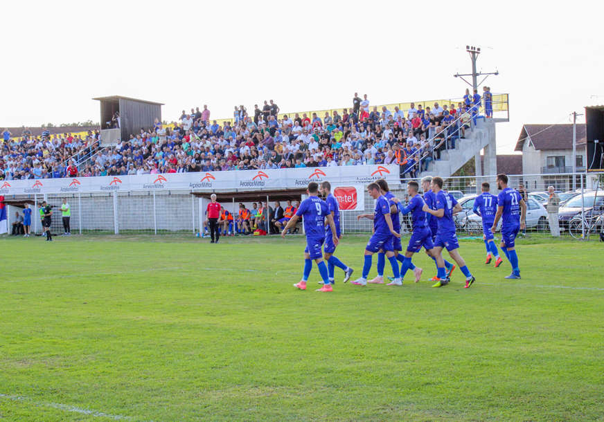 ODBORNICI VOLE FUDBAL Odlučeno da prekinu sjednicu zbog utakmice Omarska-Rudar