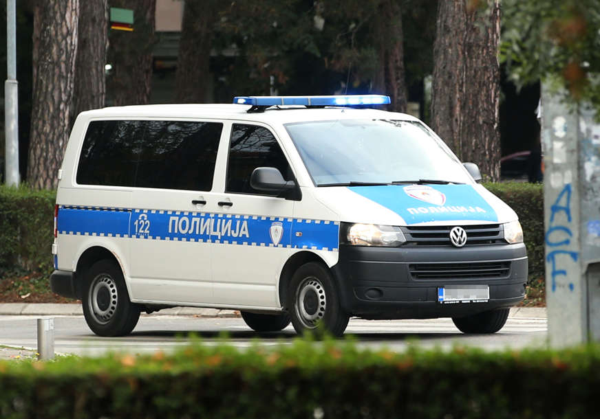 U toku pretresi na više lokacija: Troje privedenih u Foči, uhapšeni zbog terorizma