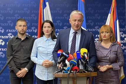 Borenović oštro o odluci Savjeta ministara i privremenom finansiranju "Čak dva mjeseca su izdržali dok nisu potpisali potpunu izdaju"