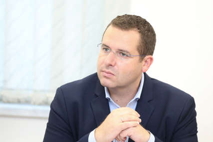 “Smeta mnogima jer odbija da bude bilo čiji poslušnik” Kovačević tvrdi da postoje razni planovi da se Dodik “skloni” (FOTO)