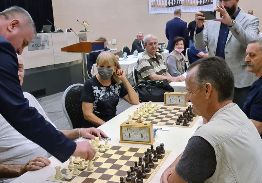 POVUKAO PRVI POTEZ Višković otvorio završnu smotru 20. šahovskog prvenstva penzionera