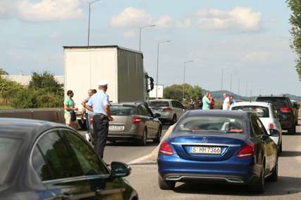 Nesreća kod Broda: Obustava saobraćaja, povrijeđena jedna osoba