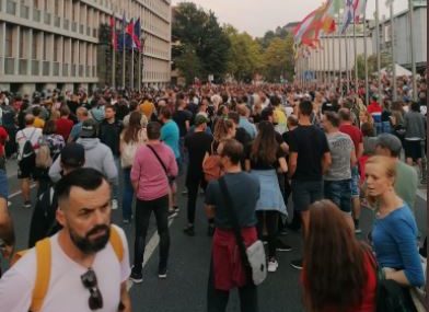 Uprkos velikom broju zaraženih: U Sloveniji ponovo protest zbog pooštravanja epidemioloških mjera