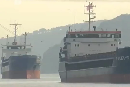 INCIDENT NA MORU Sudar ruskog i turskog teretnog broda u Bosforu (VIDEO)