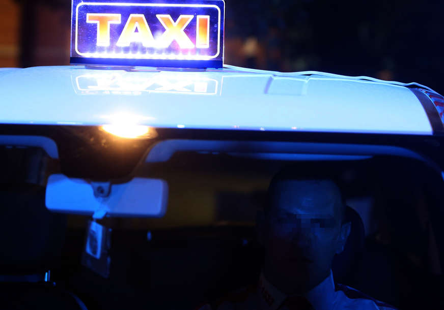Obavještenje za taksiste: U toku izdavanje naljepnica za tekuću godinu