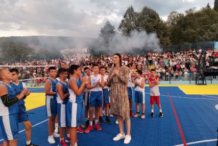 "Oduševljena sam!" Tijana Bošković svečano otvorila novo sportsko igralište u rodnoj Bileći (FOTO)