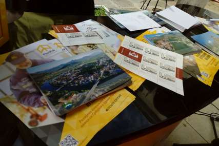 Jubilej gimnazije:  Pomovisana poštanska marka “100 godina gimnazije u Trebinju” (FOTO)