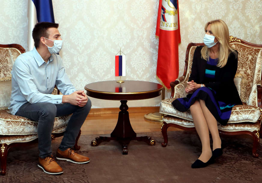 “Snaga Srpske” Cvijanovićeva poručuje da su mladi i obrazovani ljudi najveći ponos i bogatstvo (FOTO)