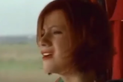 Šta danas radi Suzana iz filma "Sivi kamion crvene boje": Glumila je sa Žikom Todorovićem, a onda samo NESTALA SA SCENE