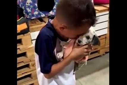 Uspio otopiti i najtvrđa srca: Dječak dobio štene, njegova reakcija dirnula mnoge (VIDEO)