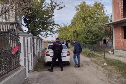 Otkako je osumnjičeni za ubistvo Đokića saslušan, policajci čuvaju njegovu porodicu (FOTO)