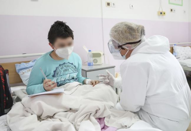 Djevojčica (7) na respiratoru: Još jedno dijete se bori sa teškim oblikom korona virusa