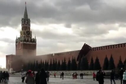 Srušen dio zida Kremlja: Vjetar izazvao haos u Moskvi (VIDEO)
