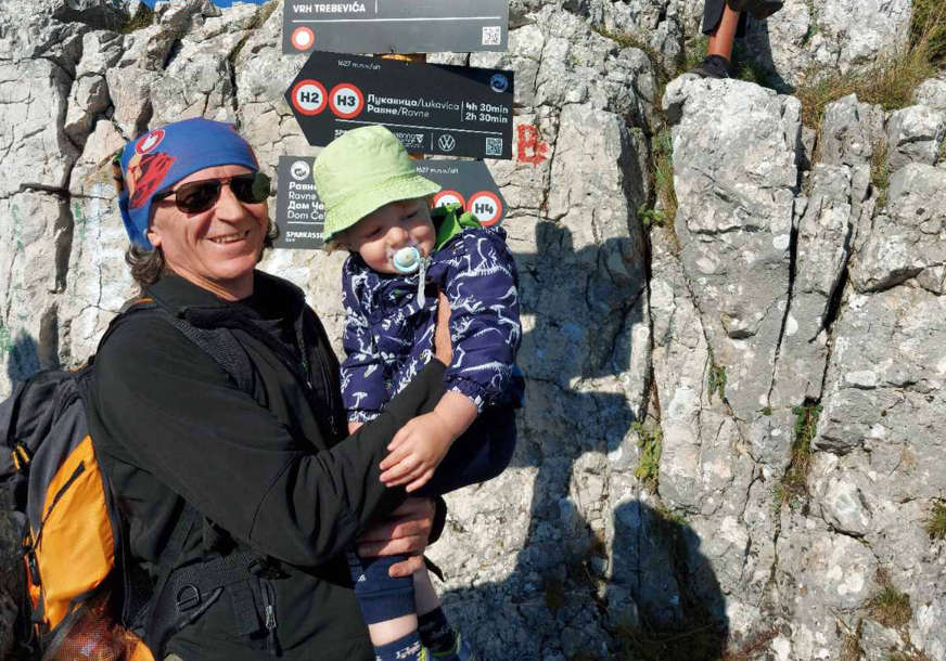 Mali planinar pokupio sve simpatije: Dvogodišnji Matej se popeo na vrh Trebevića