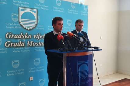 BURNO U GRADSKOM PARLAMENTU Proslava praznika u Mostaru izazvala žestoku raspravu
