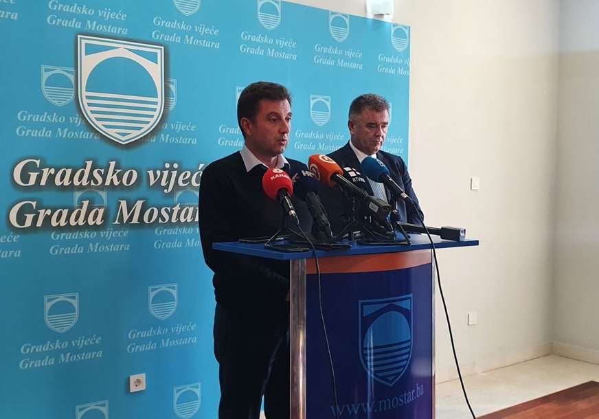 BURNO U GRADSKOM PARLAMENTU Proslava praznika u Mostaru izazvala žestoku raspravu