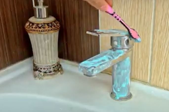 Ovo su "skrivene" upotrebe paste za zube: Jedna će vam uštedjeti STOTINE EVRA (VIDEO)