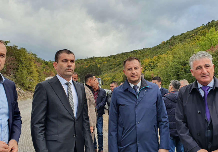 "Sve procedure su završene, novac obezbjeđen" Počela rehabilitacija puta Nevesinje-Mostar