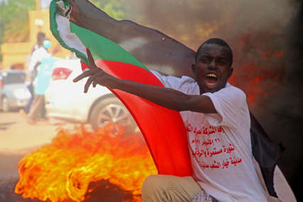 PUČ U SUDANU Premijer u kućnom pritvor, uhapšen njegov savjetnik, prodemokratska grupa zove Sudance da se odupru
