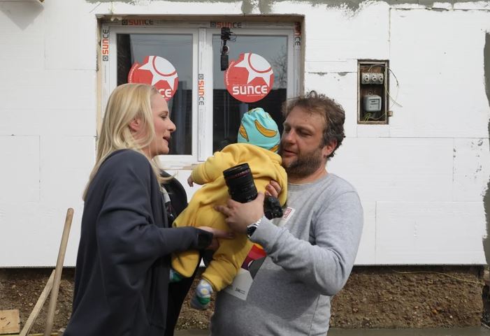 Godinama predana HUMANOM RADU: Tamara Grujić sa mužem i bebom u kamperu putuje i radi