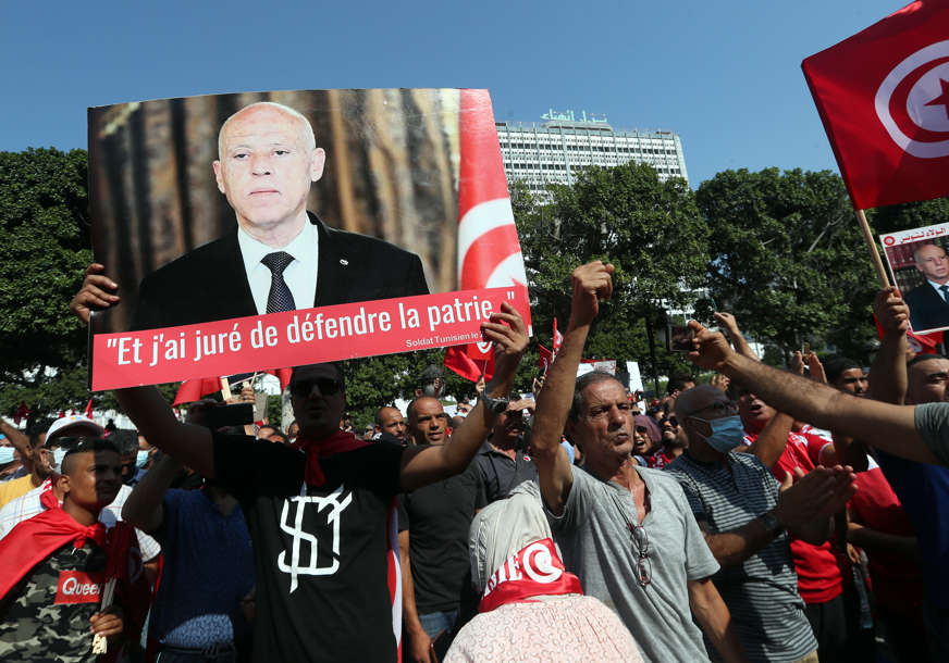"NEĆEMO PRIHVATITI PUČ" Hiljade građana Tunisa protestuje protiv predsjednika Sajeda