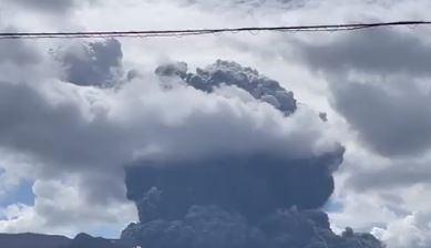 Erupcija vulkana u Japanu: Pepeo izbačen na visinu od 3.500 metara (VIDEO)
