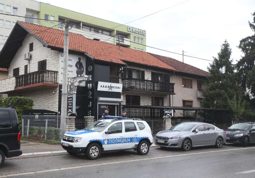 Afera "Korona ugovori": Vlasnik prodavnice oružja u Banjaluci na saslušanju u tužilaštvu