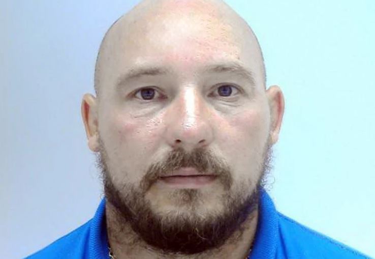 PREREZAO SEBI VRAT Plaćeni ubica Čaba Der brijačem pokušao da se ubije u samici
