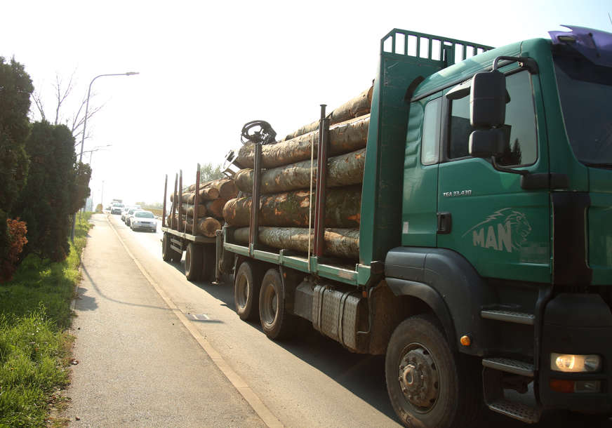 Cilj spriječiti nestašicu: Zabrana izvoza ogrevnog drveta i peleta u BiH može biti produžena