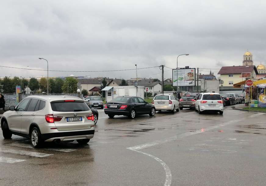 Čekanja do 30 minuta: Pojačan saobraćaj na izlazu iz BiH
