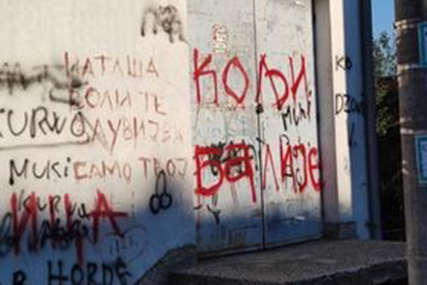 Uvredljivi grafiti u Doboju: Policija traga za vandalima