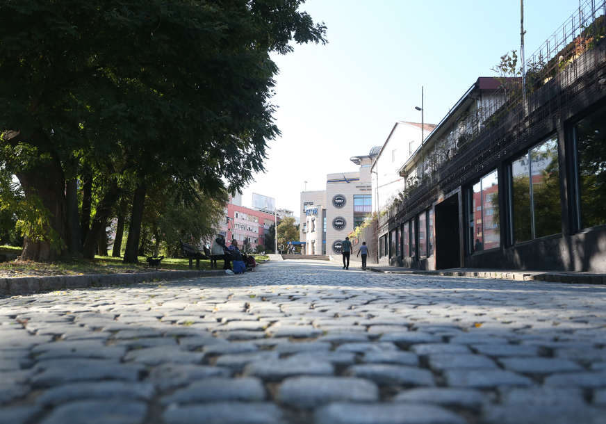 Zub vremena ih nagriza, dostojanstvo oduzima NEBRIGA NADLEŽNIH: Umjesto kultnih mjesta, spomenici postaju otpisane gradske ruine (FOTO)