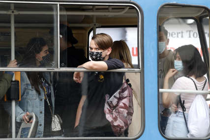 POOŠTRENE KORONA MJERE Slovenci počeli sa kažnjavanjem putnika u javnom prevozu, studenti prelaze na onlajn nastavu