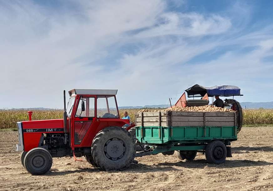 Nedostatak radne snage uzeo maha: Daju dnevnicu 150 KM, a radnika ni na vidiku