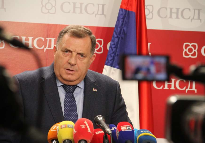 "Niko ne može da nas zaustavi" Dodik poručio da SNSD nastavlja da razrađuje plan samostalnosti Srpske (FOTO)