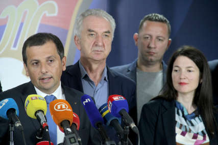NE ODUSTAJU Opozicija traži poništavanje izbora za predsjednika Srpske