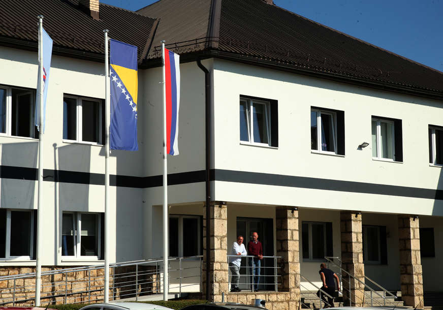 Šta se dešava u Sokocu? Policija saslušala odbornike SDS zbog pitanja o kriminalu