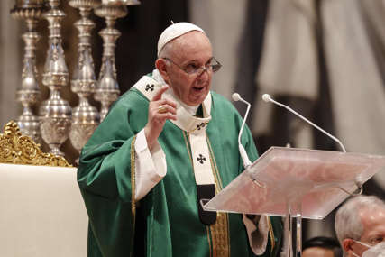 “Neka se čuje vapaj Zemlje” Papa Franjo pozvao ljude da se mole