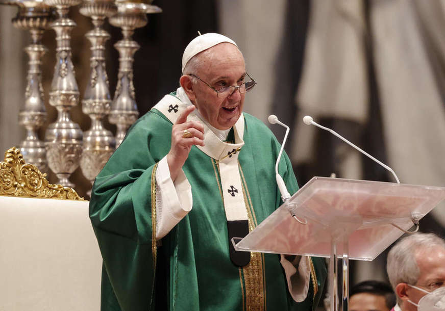 “Neka se čuje vapaj Zemlje” Papa Franjo pozvao ljude da se mole