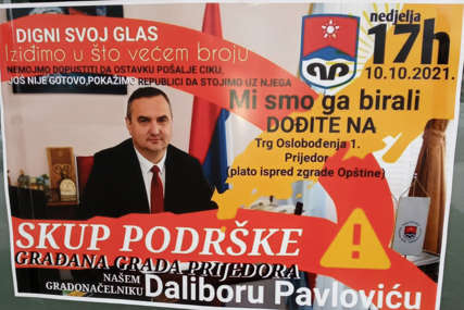 "Pokažimo da STOJIMO IZA NJEGA" Grupa građana u Prijedoru plakatima poziva na skup podrške skandaloznom gradonačelniku Pavloviću (FOTO)