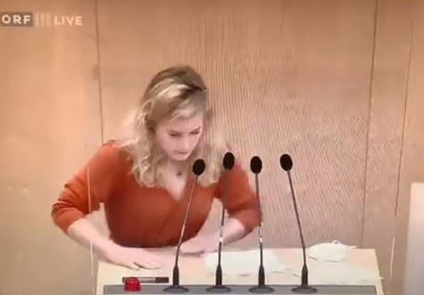 DRAMA U AUSTRIJSKOM PARLAMENTU Poslanica pala u nesvijest tokom govora (VIDEO)