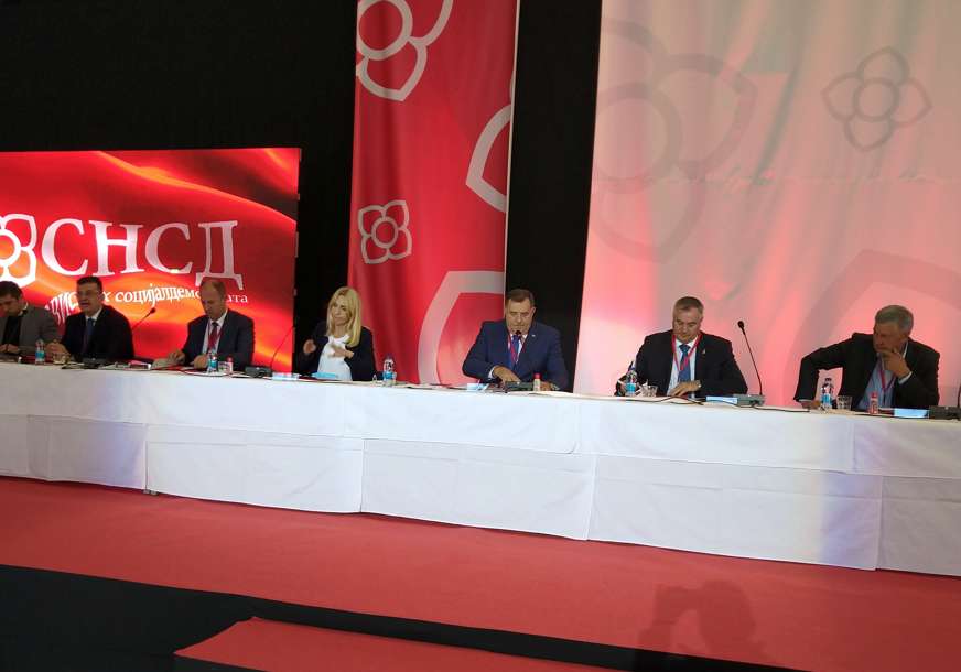 SJEDNICA GLAVNOG ODBORA SNSD Dodik najavio platformu za trasiranje puta za vraćanje nadležnosti
