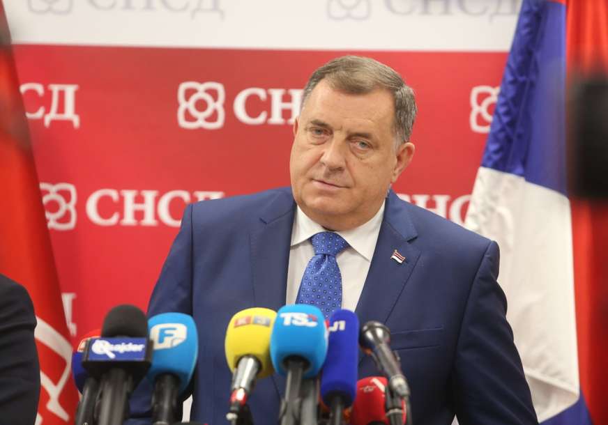 Dodik ponosan na kandidate “SNSD mora da vodi Srpsku, SVE OSTALO JE AVANTURA”